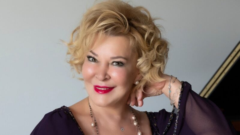 Gülsin Onay Performs Chopin